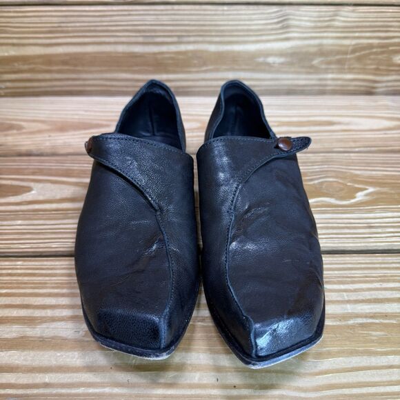 Cydwoq Women’s 36.5 Flats Black Leather Square/Pointed Toe Button Detail Shoes - Picture 3 of 9